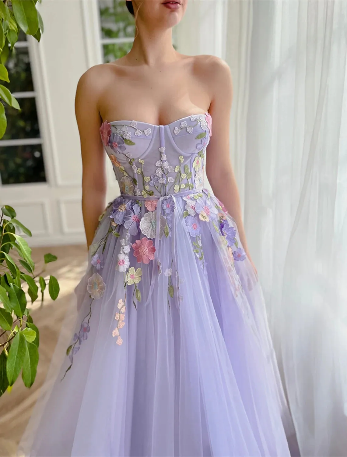 A-Line Evening Gown Floral Dress Wedding Court Train Sleeveless Strapless Tulle with Appliques