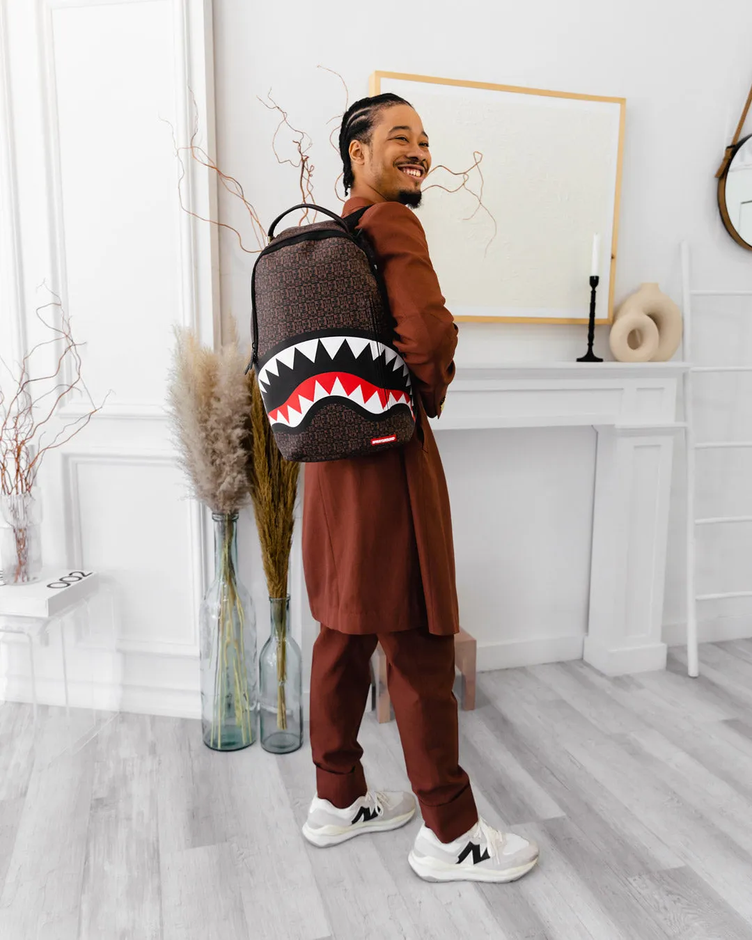 FRENZY SHARKS BACKPACK (DLXV)