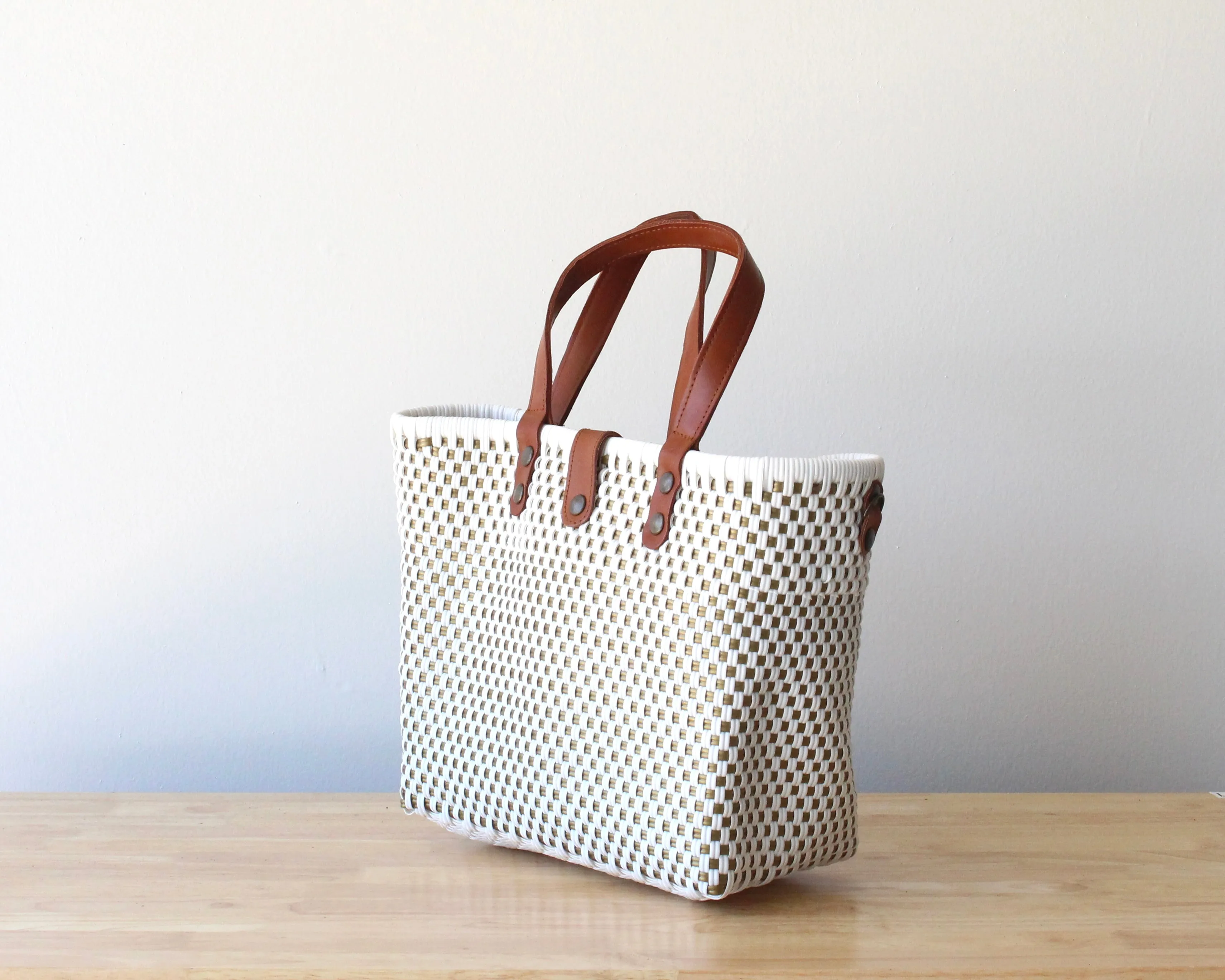 White & Gold Purse by MexiMexi